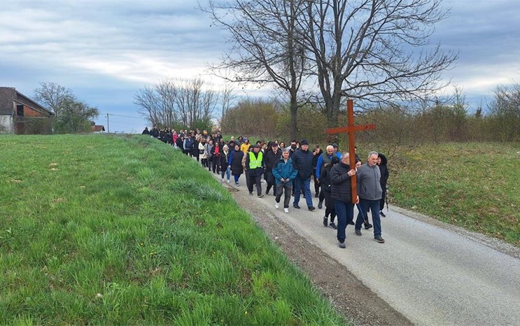 ​Održan tradicionalni križni put kroz Župu Bezgrešnog začeća BDM u Soblincu